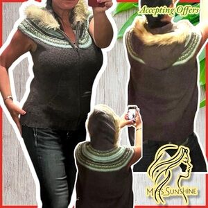 Old Navy NEW - Sz L - Grey blue green Sweater Vest with faux fur trim hoodie